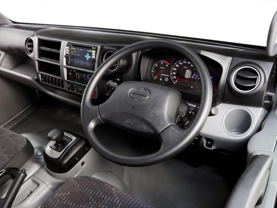 Торпедо Hino 300-716 Hybrid 2011 года  (фото 7 из 7)